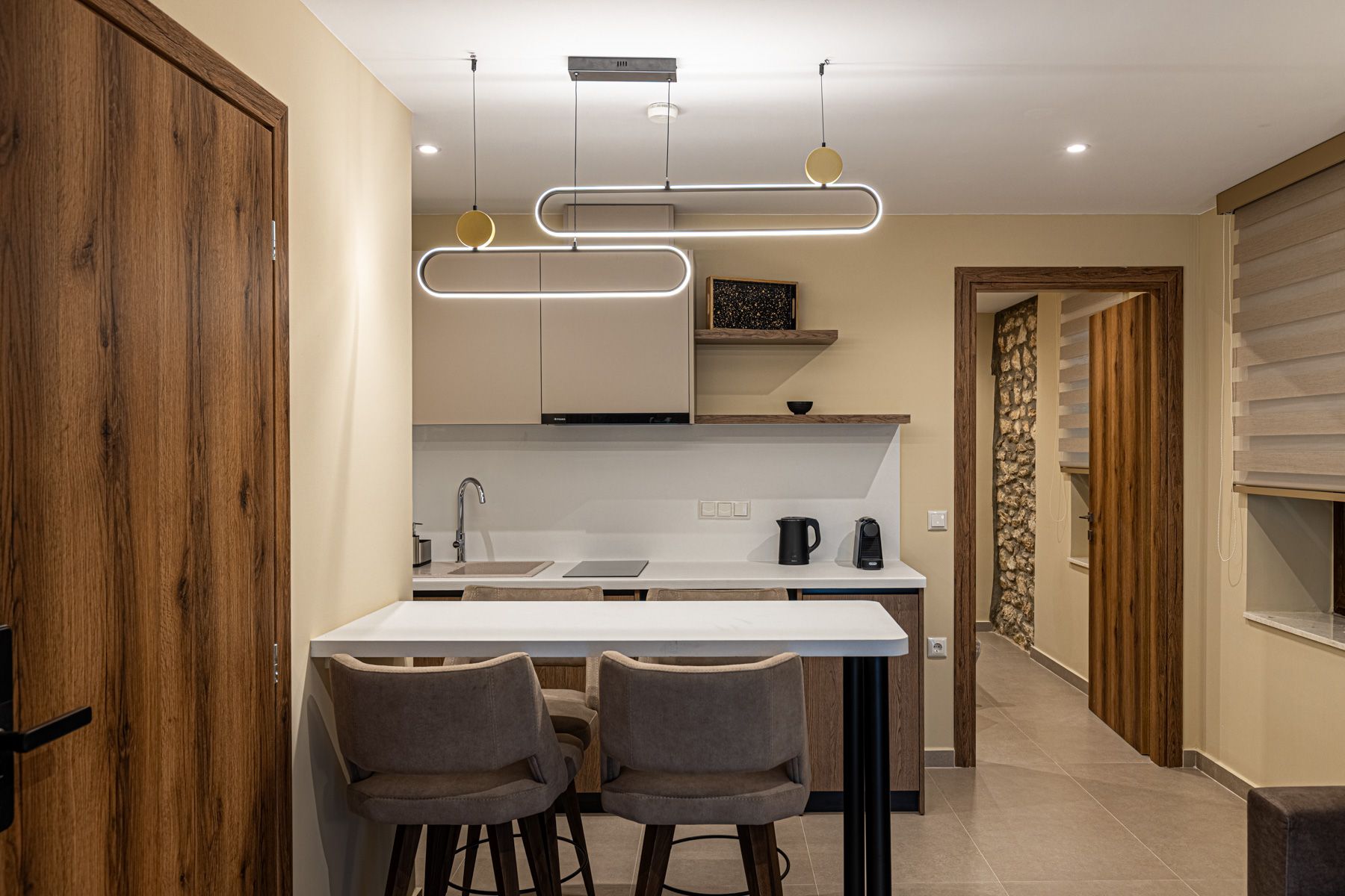 The kitchen and breakfast bar in Asteroessa, seen from the entrance